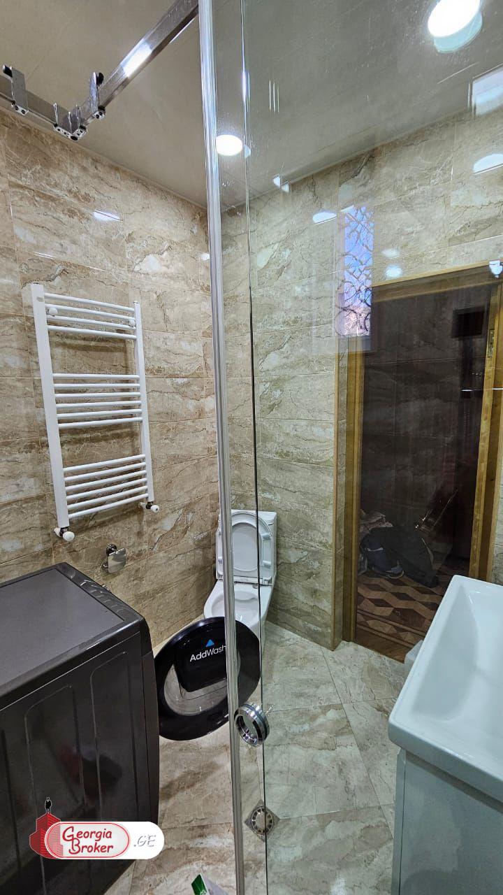 იყიდება ახალი გარემონტებული 9 ოთახიანი სახლი არმაზში